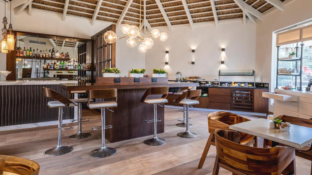 บี ลีฟ คอลเลคชั่น มาเรียน - ออล อินคลูซีฟ Hotel Puerto Plata ภายนอก รูปภาพ The lounge at the airport