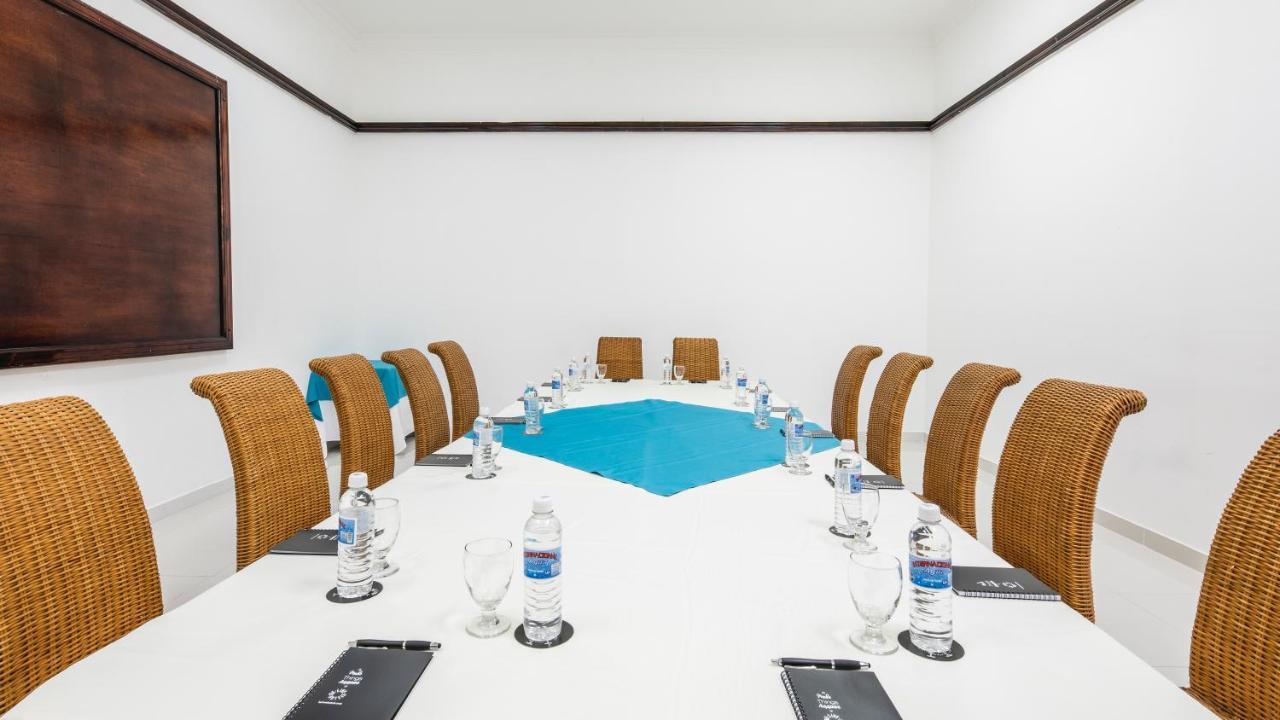 บี ลีฟ คอลเลคชั่น มาเรียน - ออล อินคลูซีฟ Hotel Puerto Plata ภายนอก รูปภาพ Meeting room at the hotel